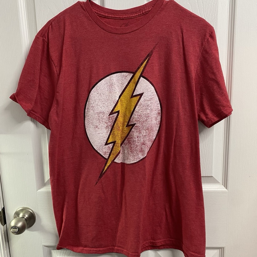 Men's Red The "FLASH" Size L -DC Comics Chest Logo T-Shirt